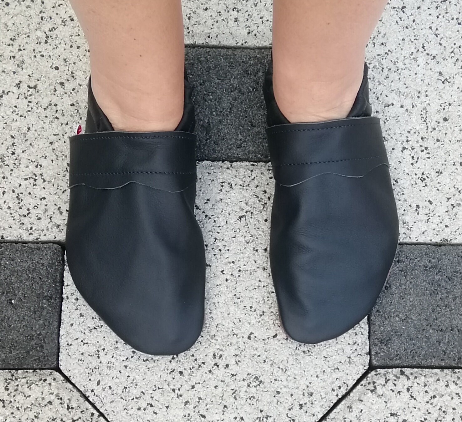 Barfußschuhe Lederpuschen Für Erwachsene. Mokassin Slipper Nach Maß. Hausschuhe Erwachsene Uni von FuxisKrabbelschuhe