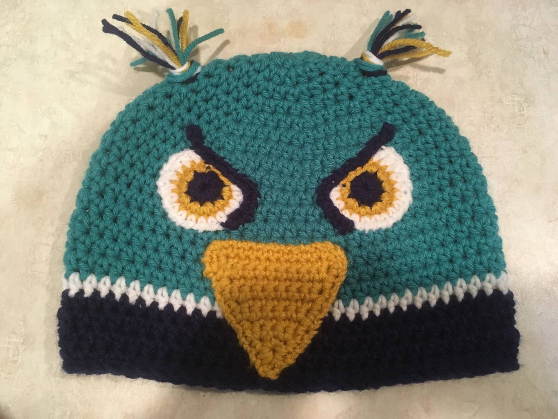 Seahawk Mütze Oder Infinity Schal, Uncw-Thema, Handgehäkelt Seahawk Mütze Oder Infinity Schal, Uncw-Thema, Handgehäkelt von FuzzyHatShop