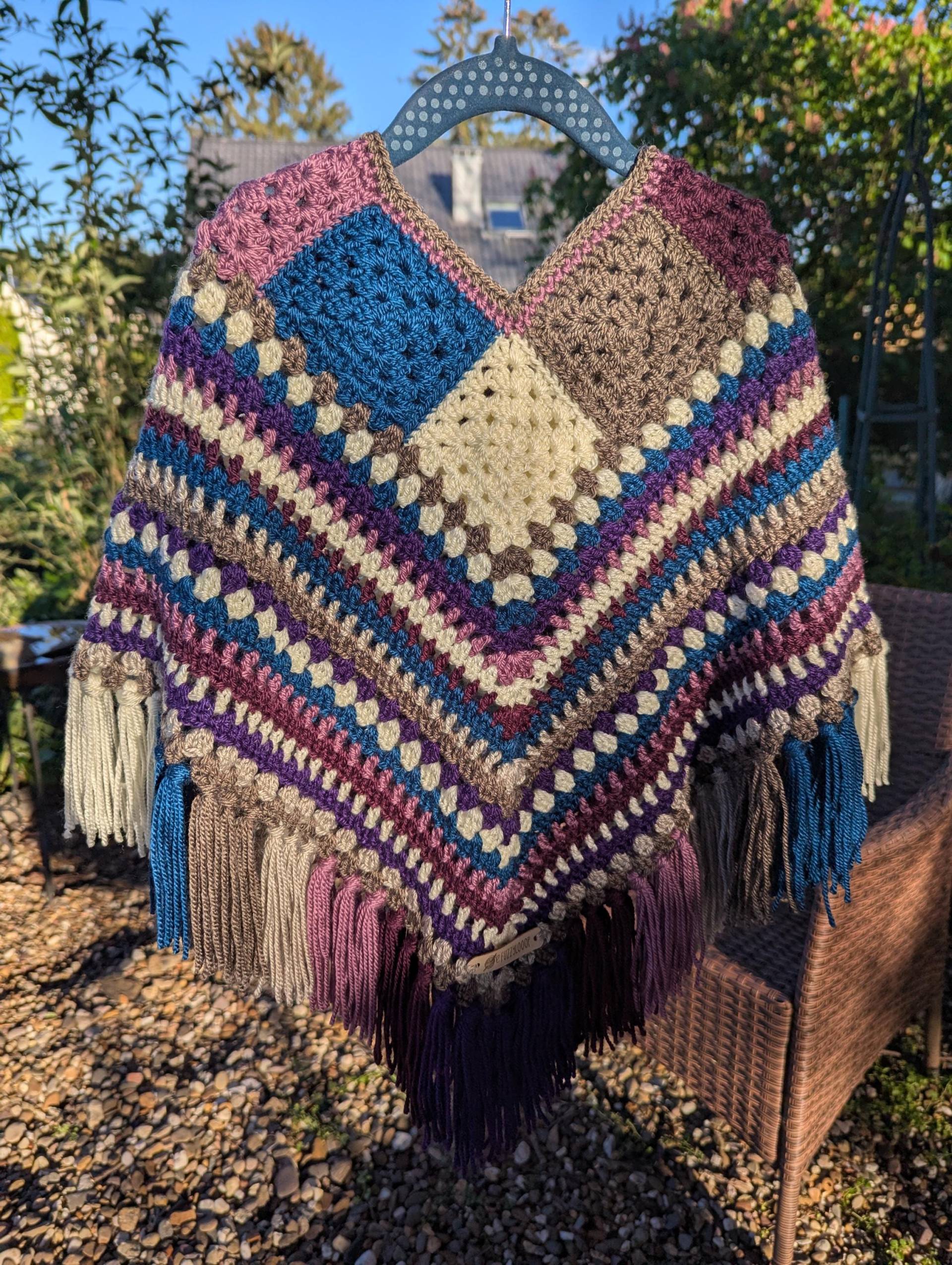 Kinderponcho 2-4 Jahre, Poncho, Gehäkelt, Poncho Mit Fransen Kinderponcho 2-4 Jahre, Poncho, Gehäkelt, Poncho Mit Fransen von Fuzzylooop
