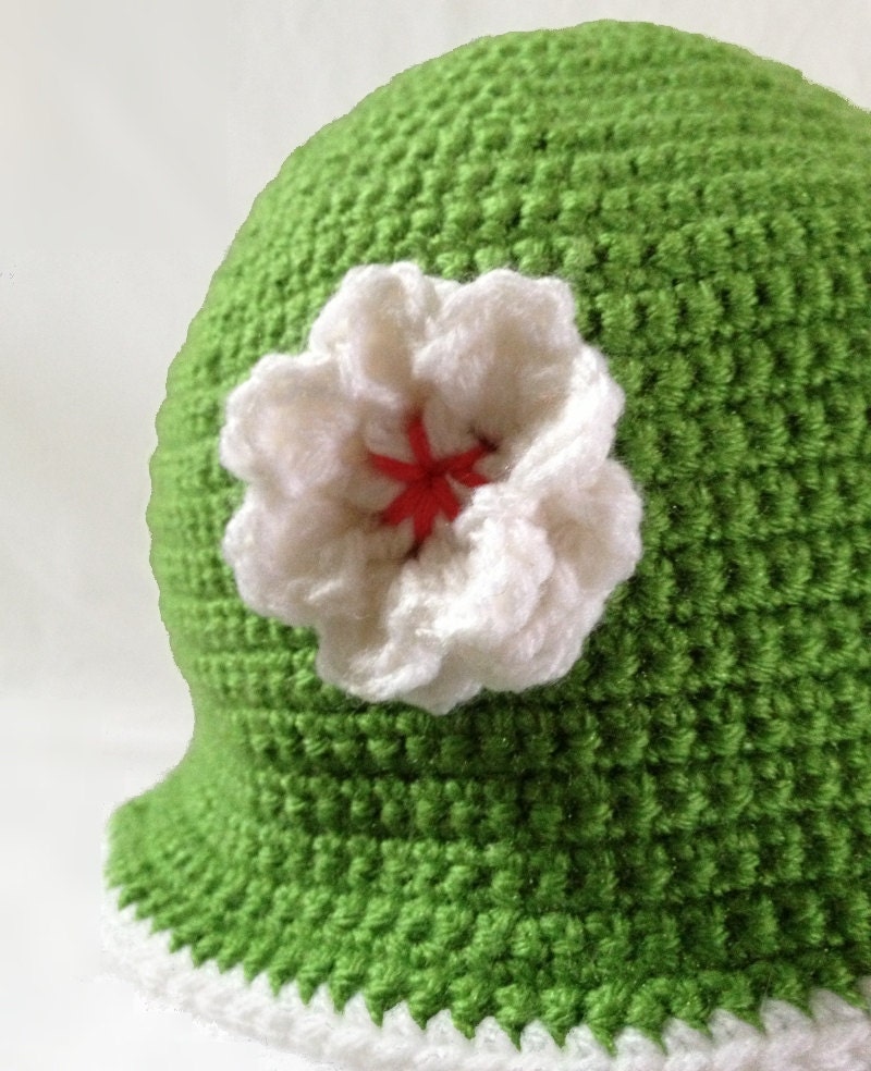 Cloche Hut Mit Blume in Grün, Weiß Und Rosa Für Mädchen Oder Frau Gestricken Cloche Hut Mit Blume in Grün, Weiß Und Rosa Für Mädchen Oder Frau Gestricken von FyreWurkShop