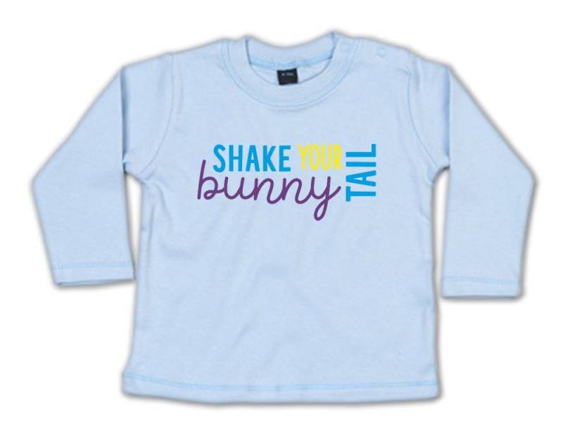 G-graphics Longsleeve Shake your bunny tail Baby Sweater / Longsleeve T mit Spruch zu Ostern von G-graphics