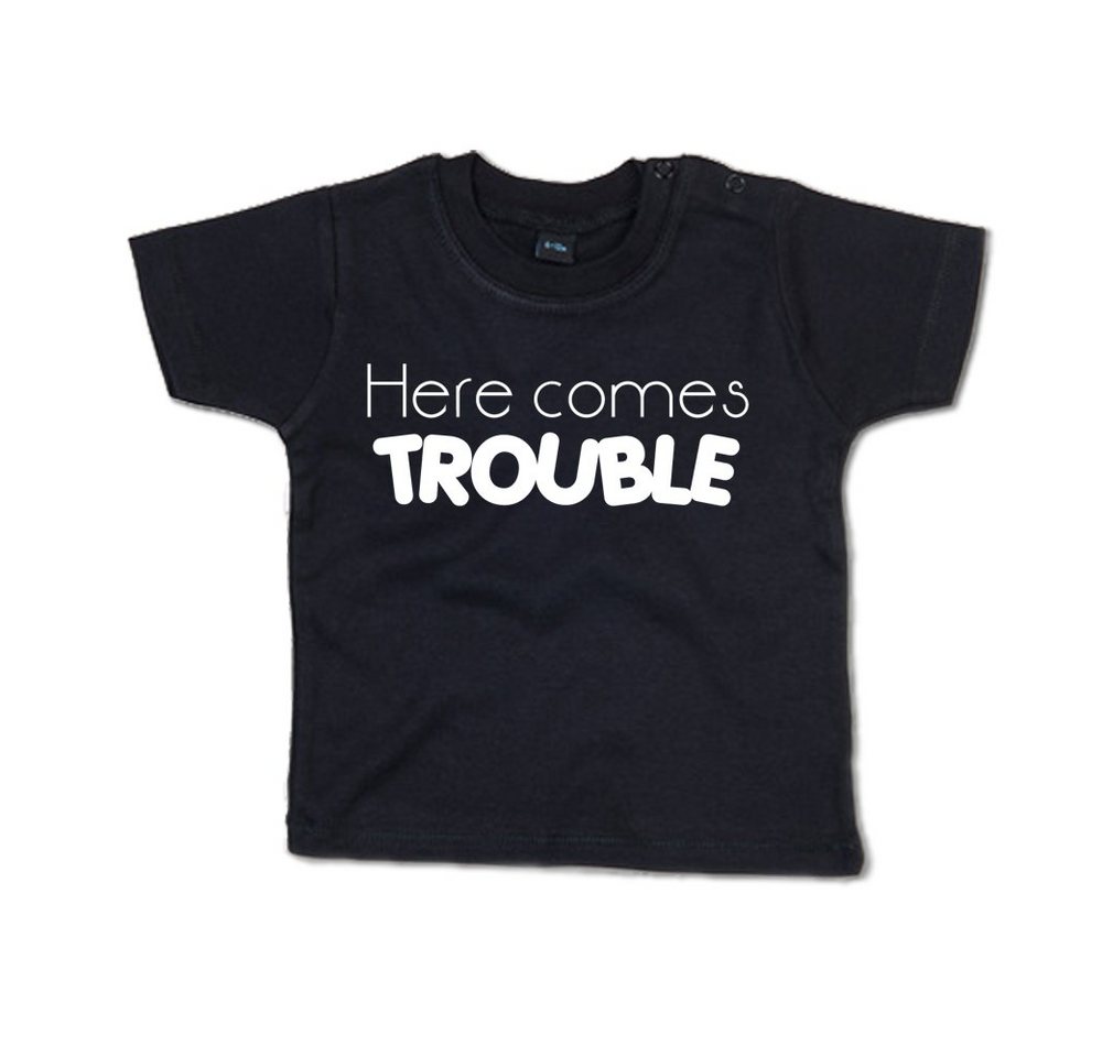 G-graphics T-Shirt Here comes trouble mit Spruch / Sprüche / Print / Aufdruck, Baby T-Shirt von G-graphics