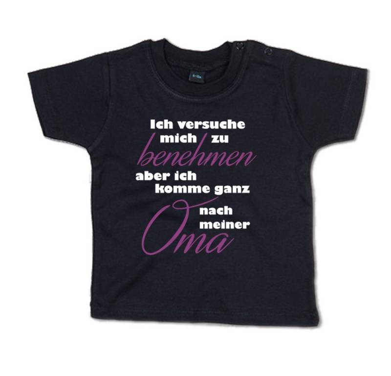 G-graphics T-Shirt Ich versuche mich zu benehmen, aber ich komme ganz nach meiner Oma Baby T-Shirt mit Spruch als Geschenk für/von Oma & Opa von G-graphics