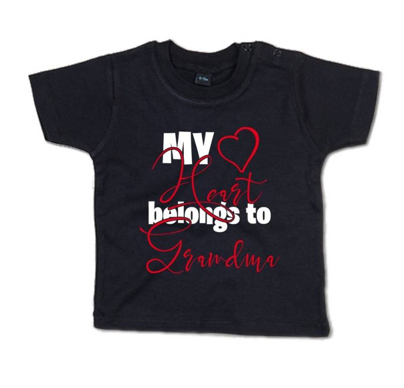 G-graphics T-Shirt My heart belongs to Grandma Baby T-Shirt mit Spruch für/von Oma & Opa von G-graphics