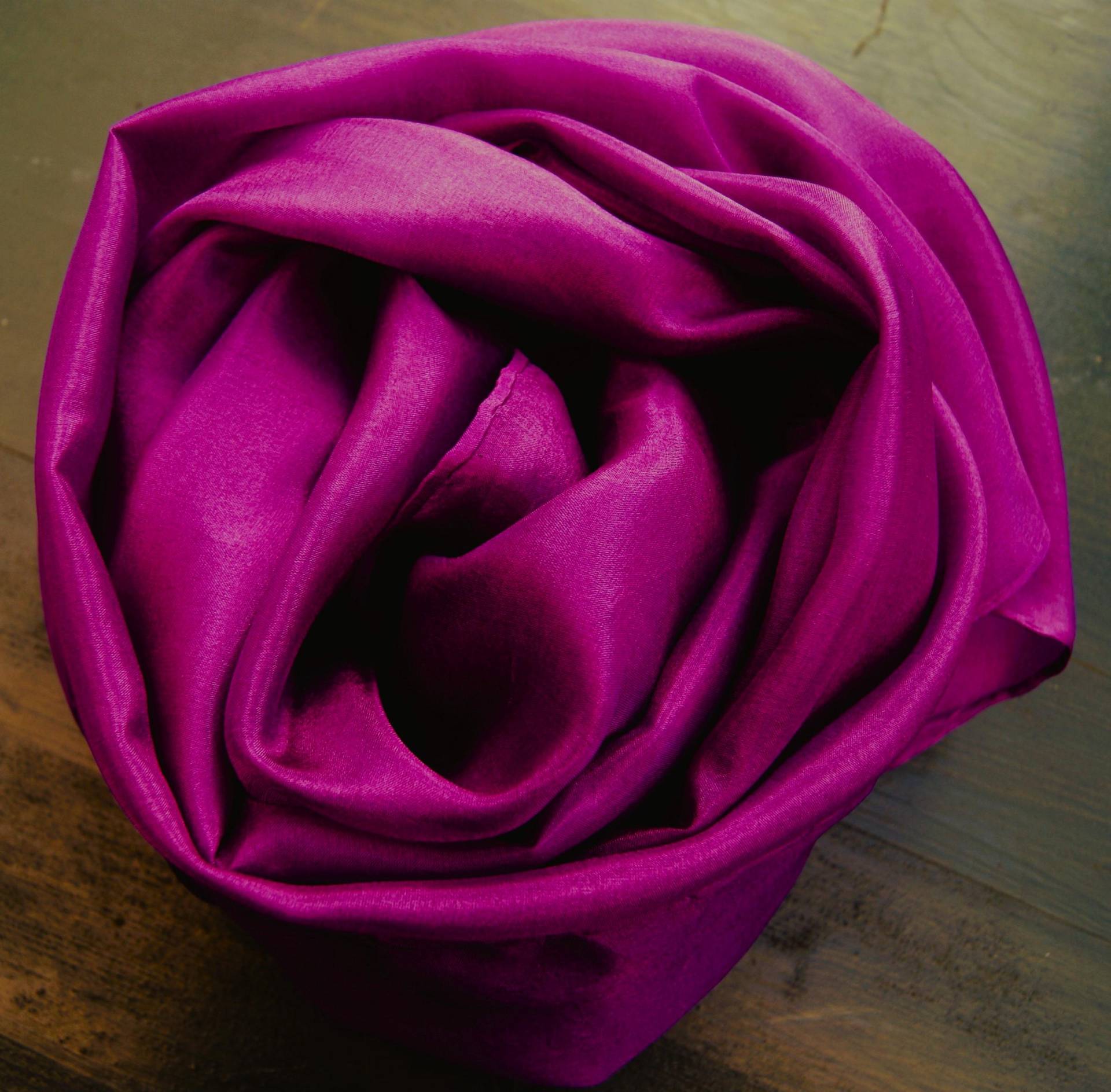 1158 Seidentuch - Ca.90x90cm Rotviolett 100% Seide von GABIKII