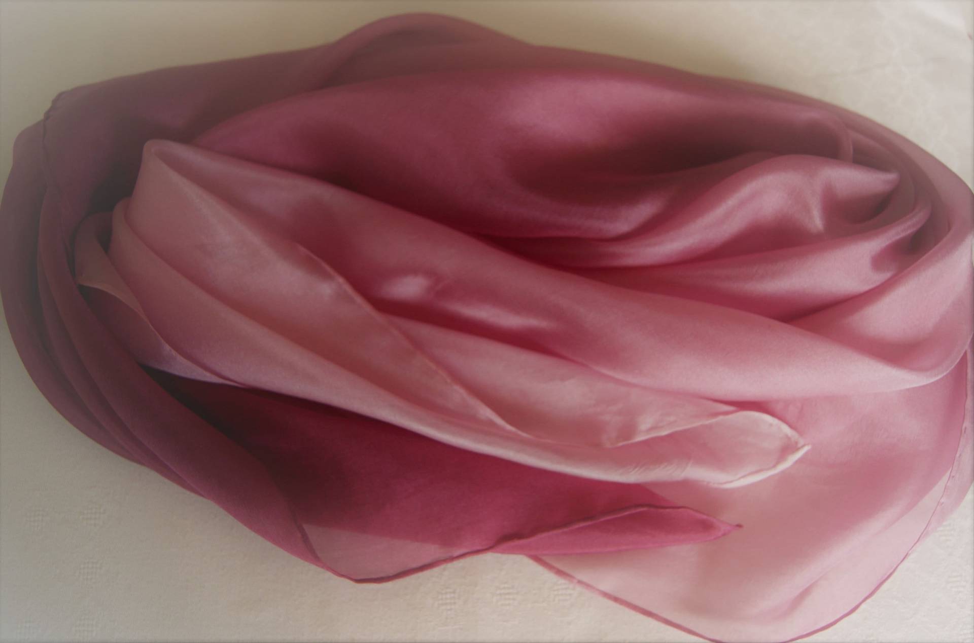 1654 Seidentuch Bordeaux Verlaufend - Ca. 90x90cm Pongé 5 von GABIKII