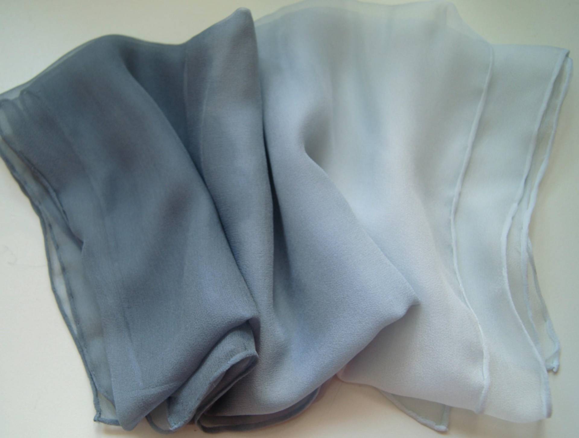 1879 Streifen-Chiffonschal - Blaugrau Ca. 45x180cm von GABIKII