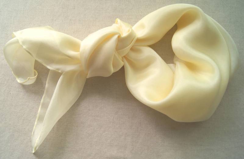 G R Ö S E N W A H L - Seidenschal Vanille in Vielen Größen von GABIKII