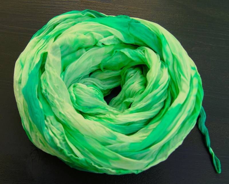 x1917 Fundgrube - Crash-Seidentuch in Grüntönen Ausgangsgröße Ca.90x90cm von GABIKII