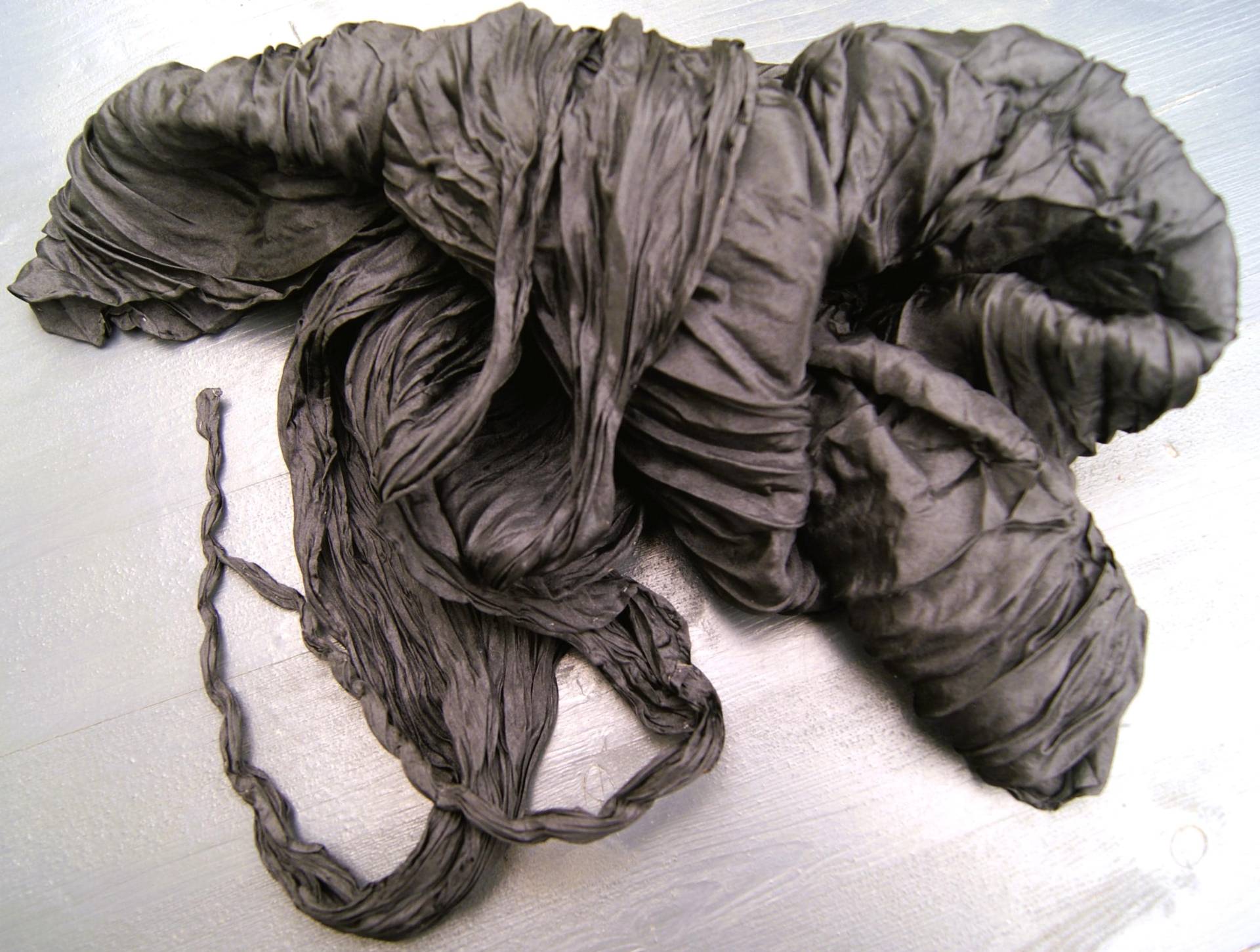 x639 Crash-Seidentuch Schwarz Uni - Ausgangsgröße Ca.90x90cm x639 Crash-Seidentuch Schwarz Uni - Ausgangsgröße Ca.90x90cm von GABIKII