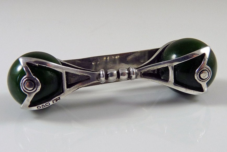 Vintage Sterling Silber Stundenglas Brosche Von Charles Horner 1908 Vintage Sterling Silber Stundenglas Brosche Von Charles Horner 1908 von GADantiques