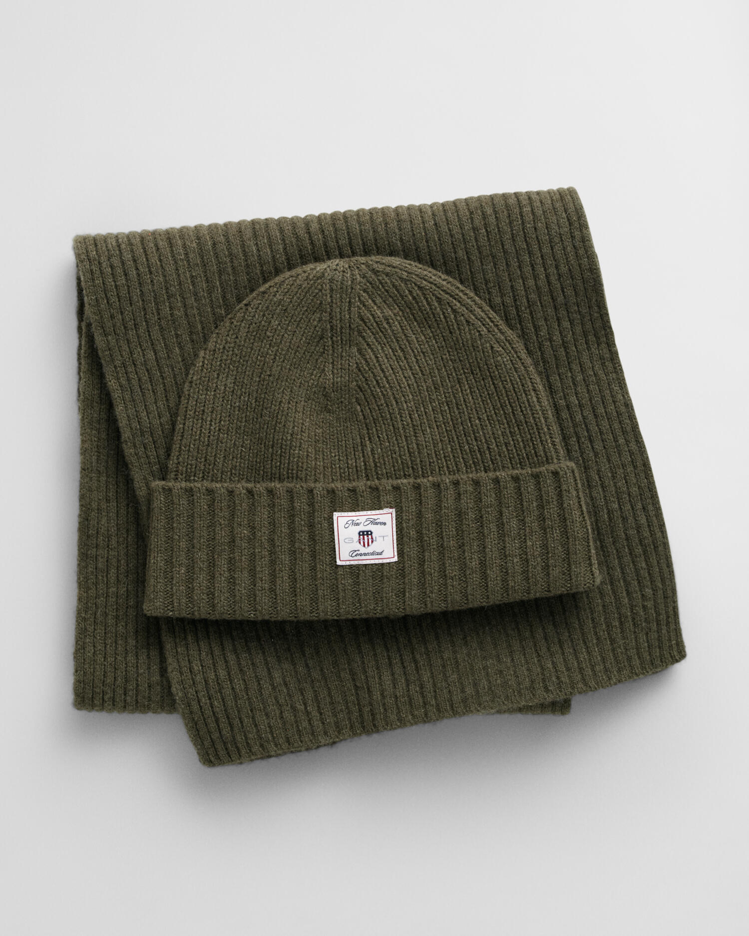 GANT - Beanie und Schal im Geschenkset juniper green - Gr. - OS von GANT