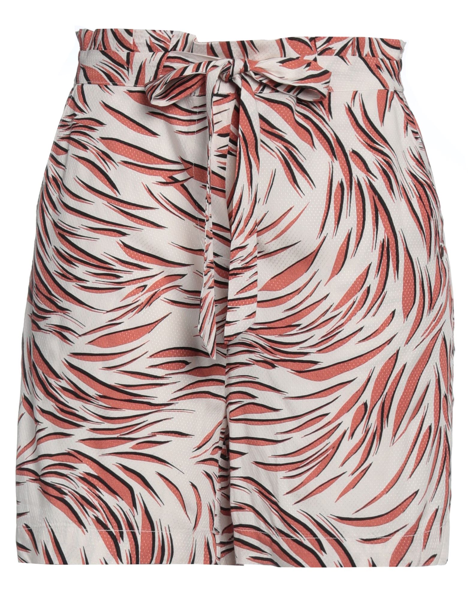 GARCIA Shorts & Bermudashorts Damen Off white von GARCIA