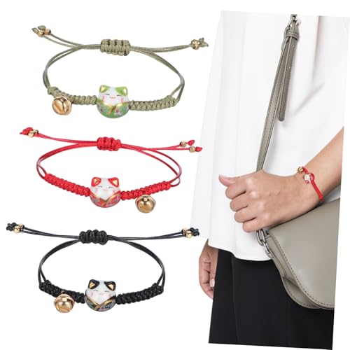 GARIOUANS 3 Verstellbare Katzenarmbänder mit Maneki Neko Anhänger und Glocke Japanisches Glücksarmband in Rot Grün Schwarz Freundschaftsschmuck für Damen von GARIOUANS