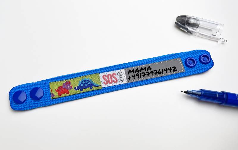 Sos Armband Elternfinder Dinos/Id Kinderarmband Grün Blau Notfallarmband Für Kinder Wasserfest Mitwachsend von GARNichtschlecht