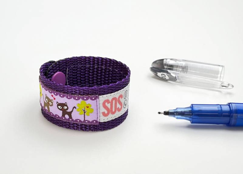 Sos Armband Elternfinder Miezekatze/Id Kinderarmband Lila Notfallarmband Für Kinder Kids Bracelet Cat Wasserfest Mitwachsend von GARNichtschlecht