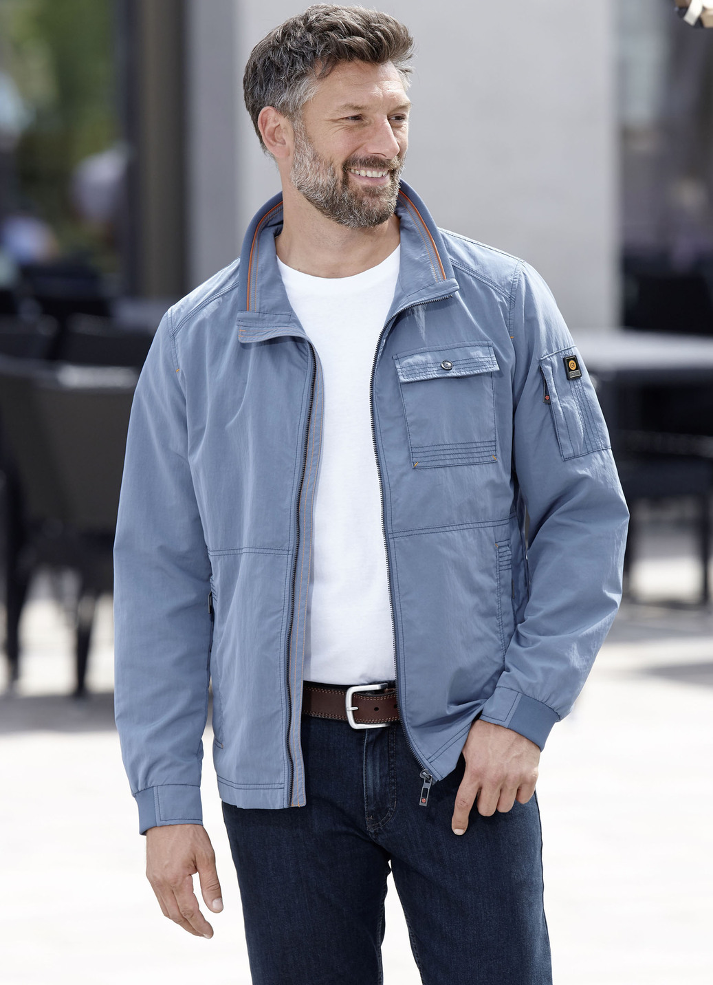 Kurzjacke von „Gate One“, Mittelblau, Größe 48 Kurzjacke von „Gate One“, Mittelblau, Größe 48 von GATE ONE