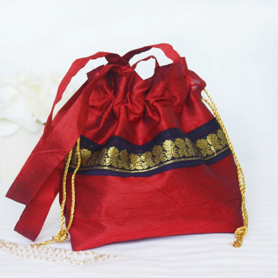 Rote Seide Beutel von GAURIDESIGNS