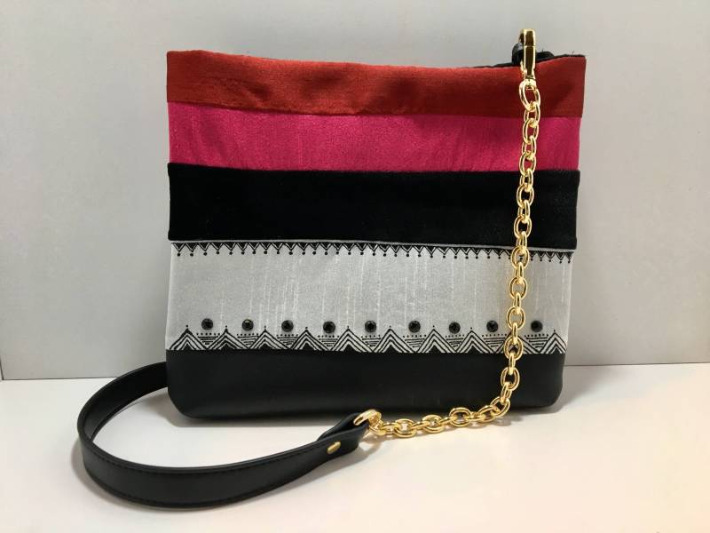 Umhängetasche - Seide, Samt Und Leder Mit Metallgürtel Umhängetasche - Seide, Samt Und Leder Mit Metallgürtel von GAURIDESIGNS