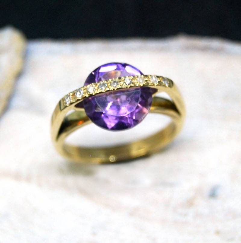18 K Gold Verlobungsring Mit Amethyst Und Diamanten - Diamant Handgemachter Schmuck Ring Naturstein von GBJewelryStore