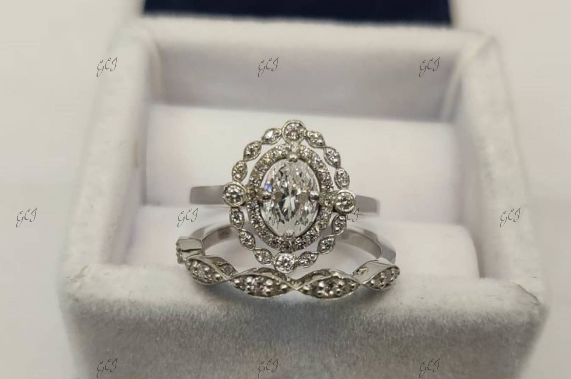 Vintage 2.40Ct Weißer Ovalschliff Diamant Verlobungsring Ehering Set in 925 Sterling Silber, Antike Verlobungsringe, Art Deco Ring, Geschenk Für Sie von GCJEWELIN