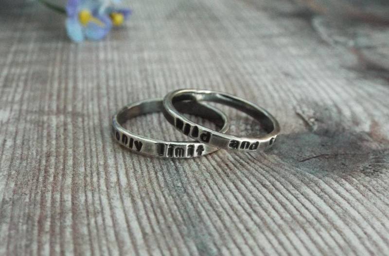 Personalisierte Sterling Silber Ring Mit Wunschtext Personalisierte Sterling Silber Ring Mit Wunschtext von GCSDesigns