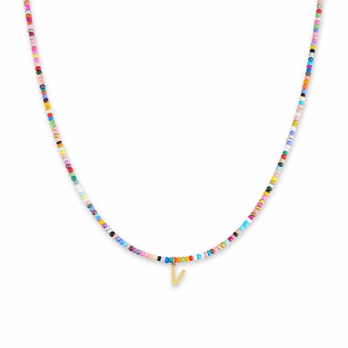 GD GOOD.designs Bunte Perlenkette Damen | Wasserfeste Kette mit Buchstaben V | Initialen Anhänger aus 18K vergoldetem Edelstahl | Halskette hautverträglich & verstellbar (40-45 cm) von GD GOOD.designs