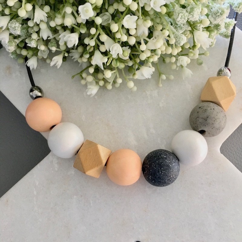 Pastelle - Halskette Handgemachte Polymer Clay Perlenkette Pastell Pfirsich Rosa Blau Minze Weiß Wählen Sie von GDesignsJewellery