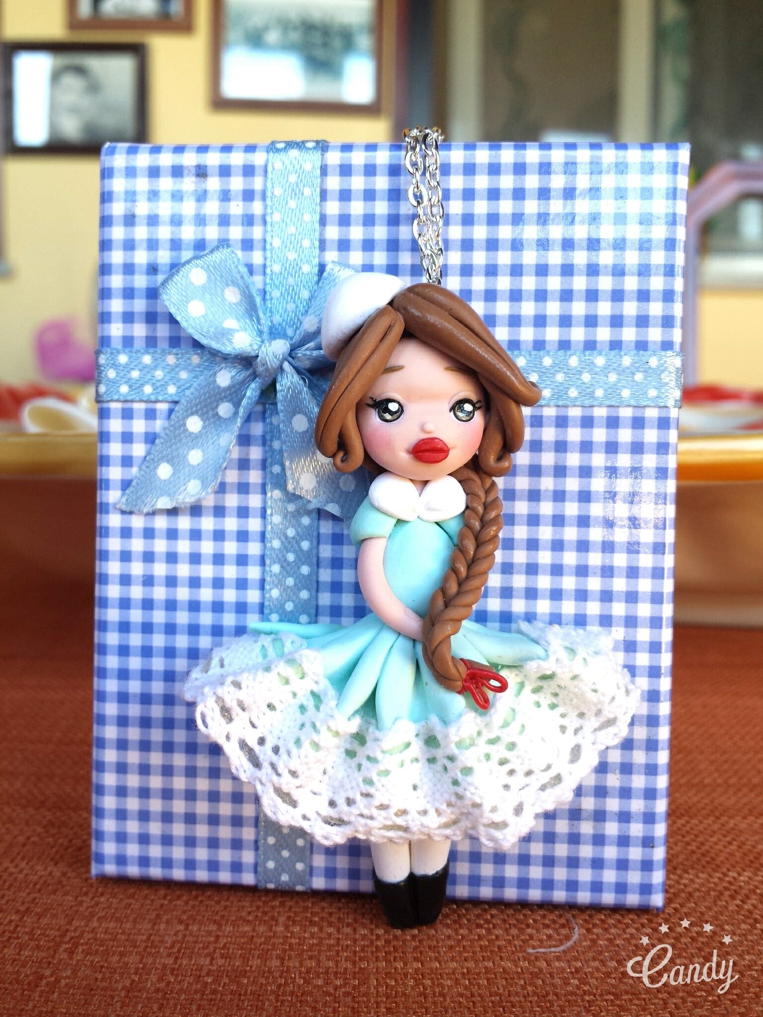 Türkisfarbene Puppenkette Türkisfarbene Puppenkette von GDollhouse