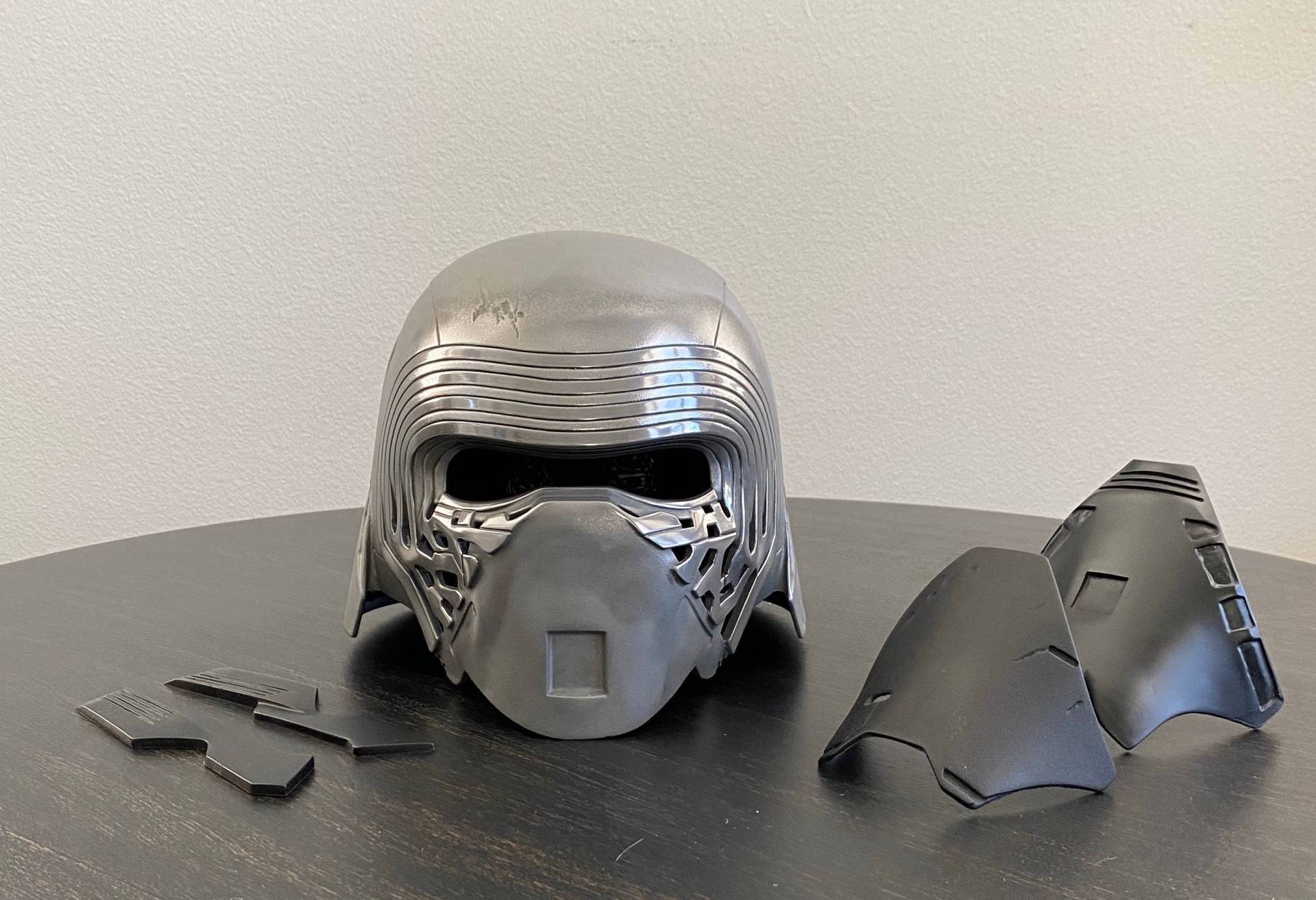 Kylo Ren Helm Unfertigter V2.5 Helm-Kit Kylo Ren Helm Unfertigter V2.5 Helm-Kit von GECprops