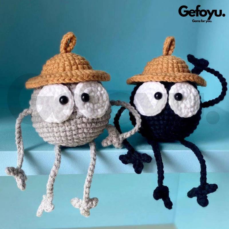 Rußmännchen Schlüsselanhänger - Handgemacht Strick Figur, Studio Ghibli Deko Rußmännchen Schlüsselanhänger - Handgemacht Strick Figur, Studio Ghibli Deko von GEFOYU