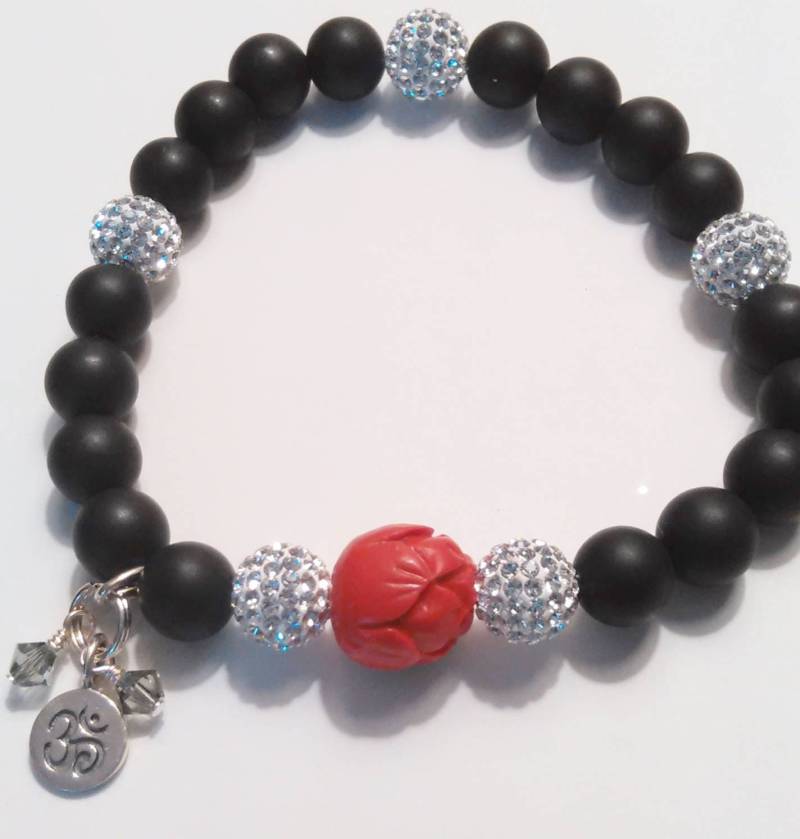 Om Charm Stretch Armband - Onyx Und Swarovski von GEGEDE