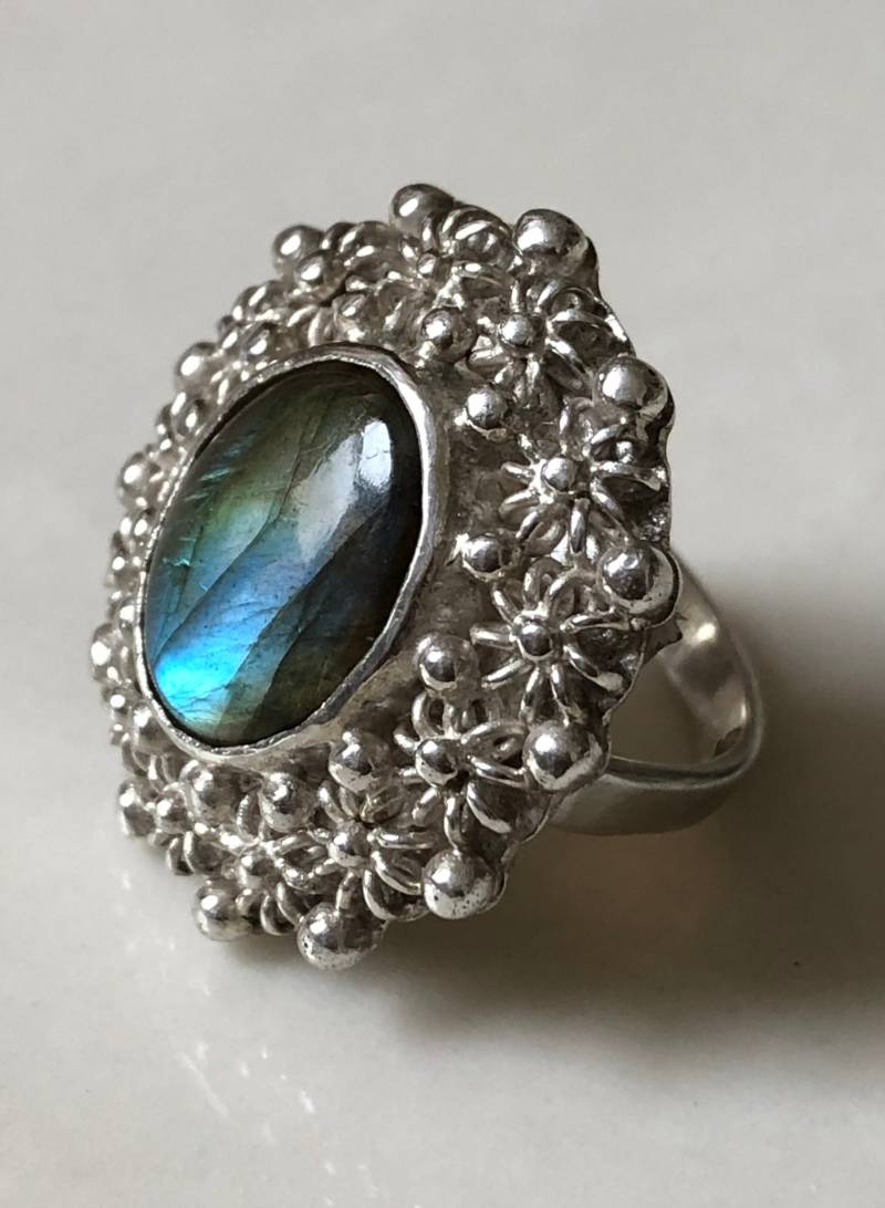 Multi Flash Labradorit Ring Mit Spektrolith Größe #7 Multi Flash Labradorit Ring Mit Spektrolith Größe #7 von GEMFOREST