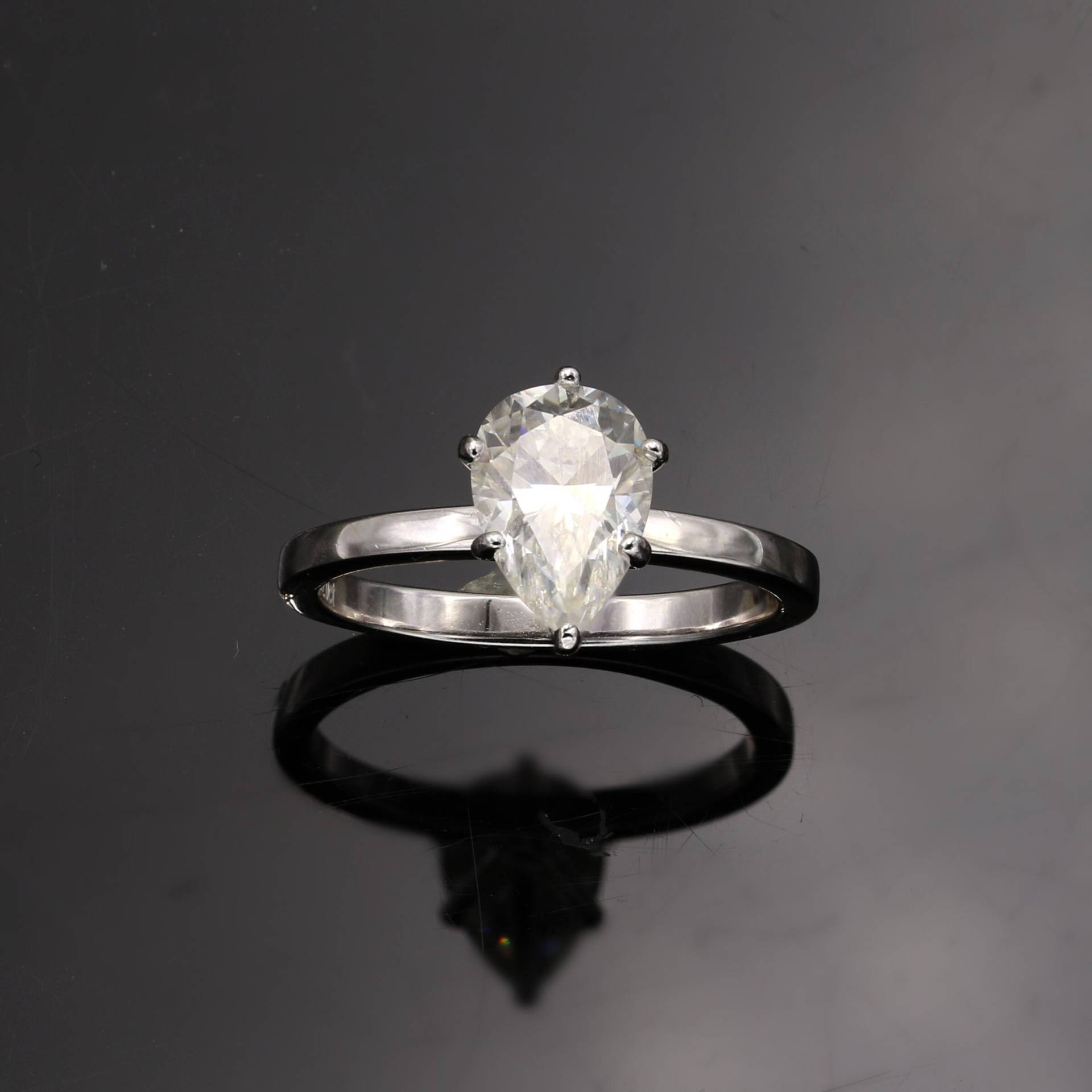 925 Sterling Silber 2.0 Karat Moissanit Diamant Ring Mit Gra-Zertifikat 925 Sterling Silber 2.0 Karat Moissanit Diamant Ring Mit Gra-Zertifikat von GEMOISSANITE