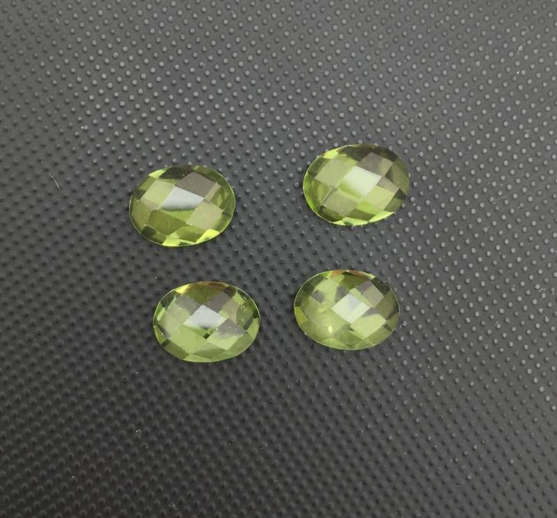 Peridot 8 X 6 Mm Oval Im Schachbrett Rosenschliff Cabochon von GEMSCARTIN