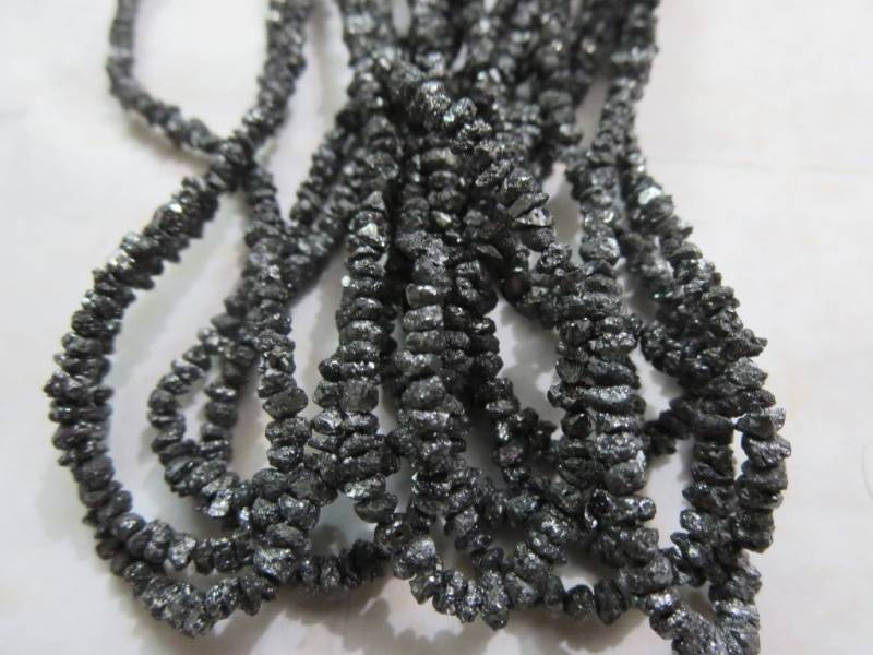 2 Mm Bis 3Mm Natürliche Rau Schwarz Ungeschliffene Diamant-Perlen - Halb Oder Voll Strang von GEMSONLY