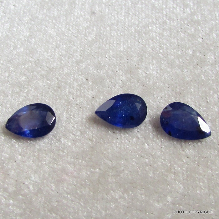 3Pcs 6X9mm Blauen Saphir Birnenform Stein Schöne Qualität Sehr Gutes Geschäft Facettiert Birne Form Blau 6 X 9 Angebot von GEMSONLY