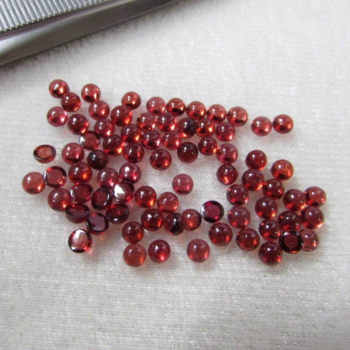 4 Mm 30Pcs Natürliche Rote Granat Runde Sauber Qualität Schöne Rötliche Mosambik 4Mm Caboshon Besten Edelsteine Beschäftigen Januar Geburtsstein von GEMSONLY