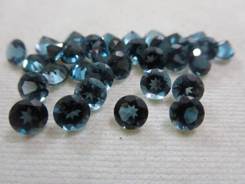 London Blue Topas Rund 5 X Mm-2 Stück Aaa Schöne Qualität Blue Dunkle Farbe Glanz Blauen 5Mm Runde Beste Angebot Wunderbare Cutstone von GEMSONLY