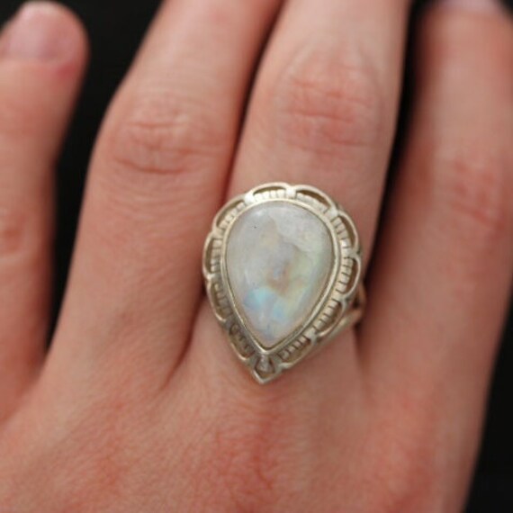 Regenbogen Mondstein Ring | 925 Sterling Silber von GEMSTONEBEAUTYSHOP