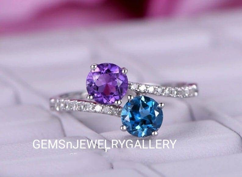 Einzigartiger London Blue Topaz & Amethyst Ring, Massiver Silber 6×6mm Rundschliff Edelstein, Jahrestag Ring von GEMSnJEWELRYGALLERY