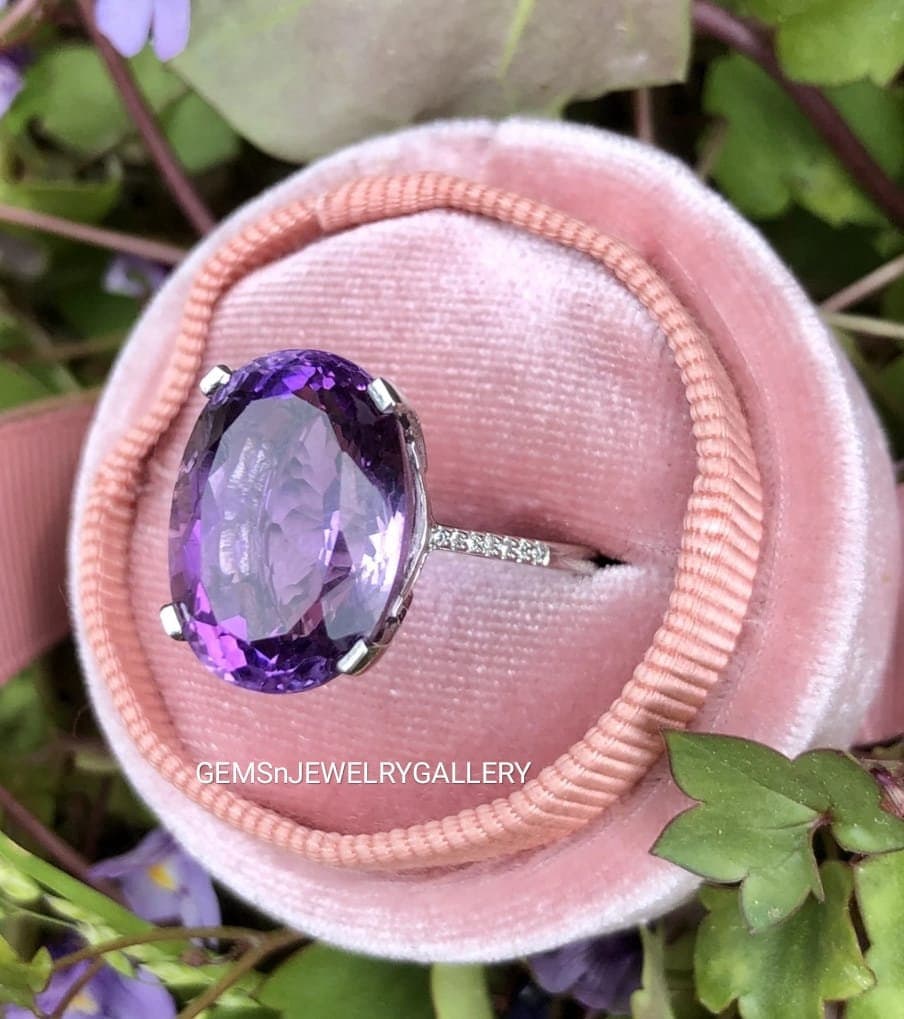 Natürlicher Amethyst Ring, Oval Cut Edelstein Lila Heiligenschein Solid Silber Februar Geburtsstein Jahrestag Ring von GEMSnJEWELRYGALLERY