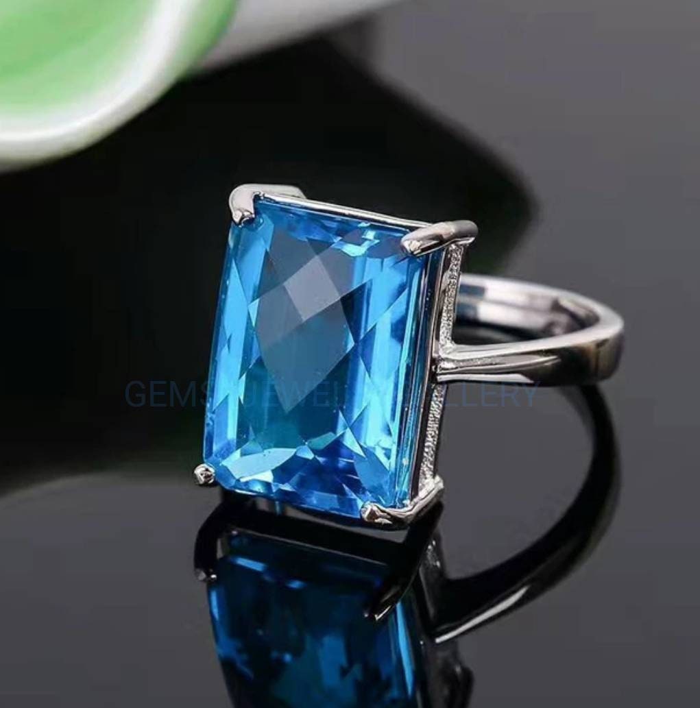 Natürlicher Schweizer Blautopas Ring, Massives Silber, 10×14mm Smaragd Schliff Chaker Board Edelstein, Blauer Stein Jubiläumsring von GEMSnJEWELRYGALLERY