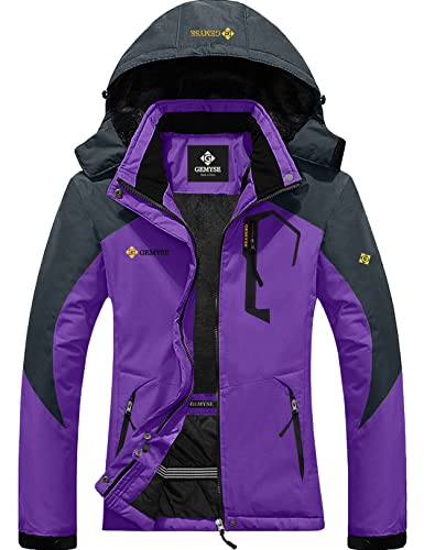 GEMYSE Damen Wasserdichte Berg-Skijacke Winddichte Fleece Outdoor-Winterjacke mit Kapuze (Lila Grau,2XL) von GEMYSE