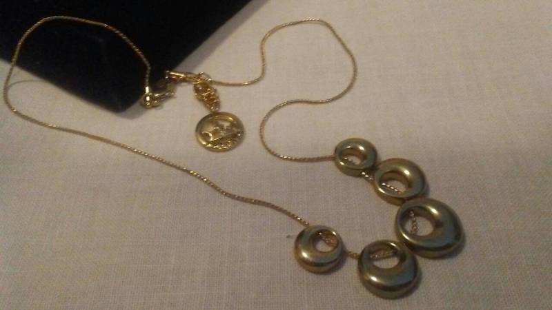 Trifari Kreis Folie Halsband Halskette von GENEVEVES