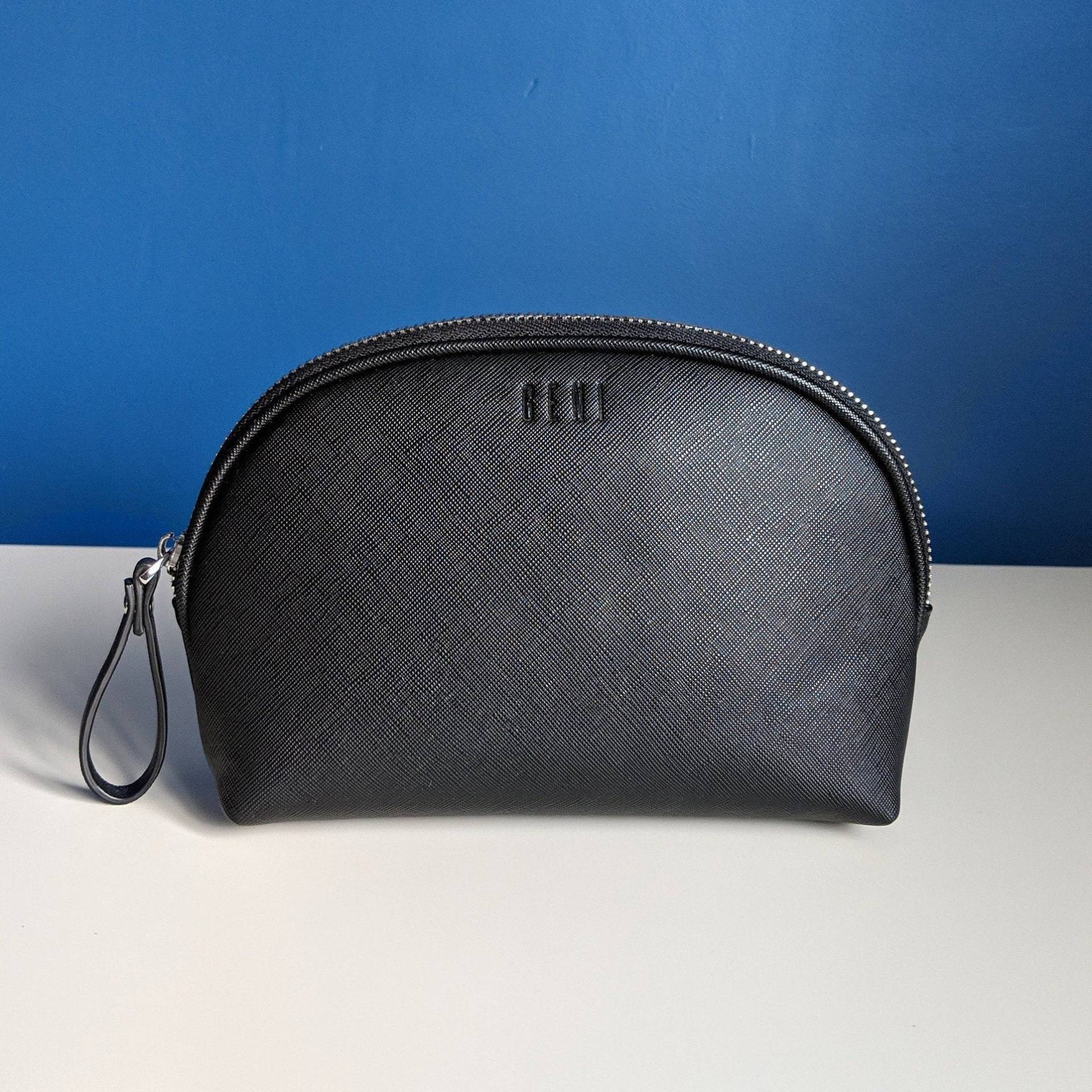 Schwarze Kunstleder Schminktäschchen Schwarze Kunstleder Schminktäschchen von GENIBAGS