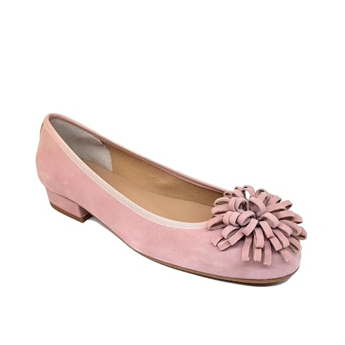 GENNIA CERIELLE - Bequeme Damenballerinas mit modischem Pompon und Elastischer Einfassung - Flacher 1 cm Absatz - Modetrend: Elegant-Lässige Ballerinas - Veloursleder, Pastellrosa Pink 35 EU von GENNIA