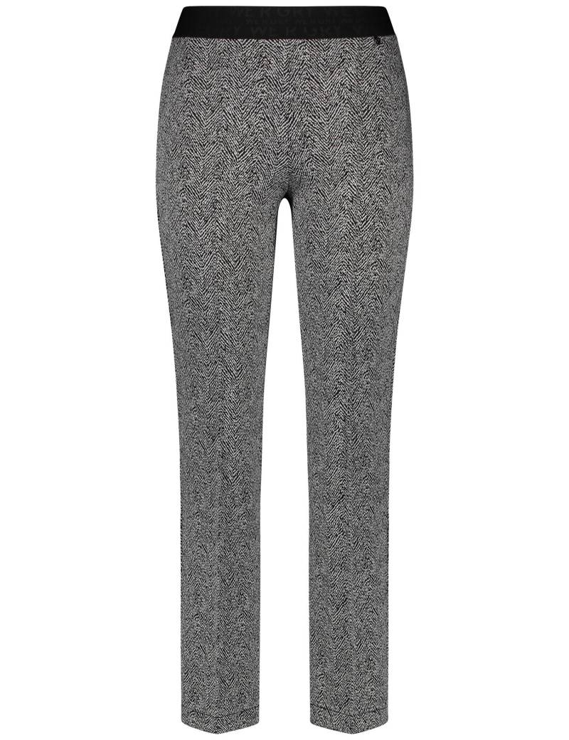 GERRY WEBER Edition - Modische Schlupfhose Slim Fit mit Dehnbund schwarz/ecru/weiss gemustert - Gr. - 42R von GERRY WEBER Edition