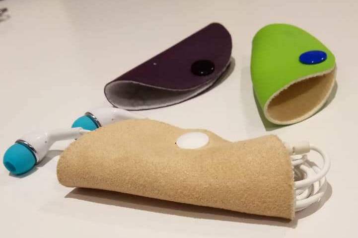 Handgemachte Personalisierte Gestickte Kopfhörer Halter/Usb Kabel Halter/Kabel-Organizer/Kabel Klemmen/Corder Torhüter von GGcreatory