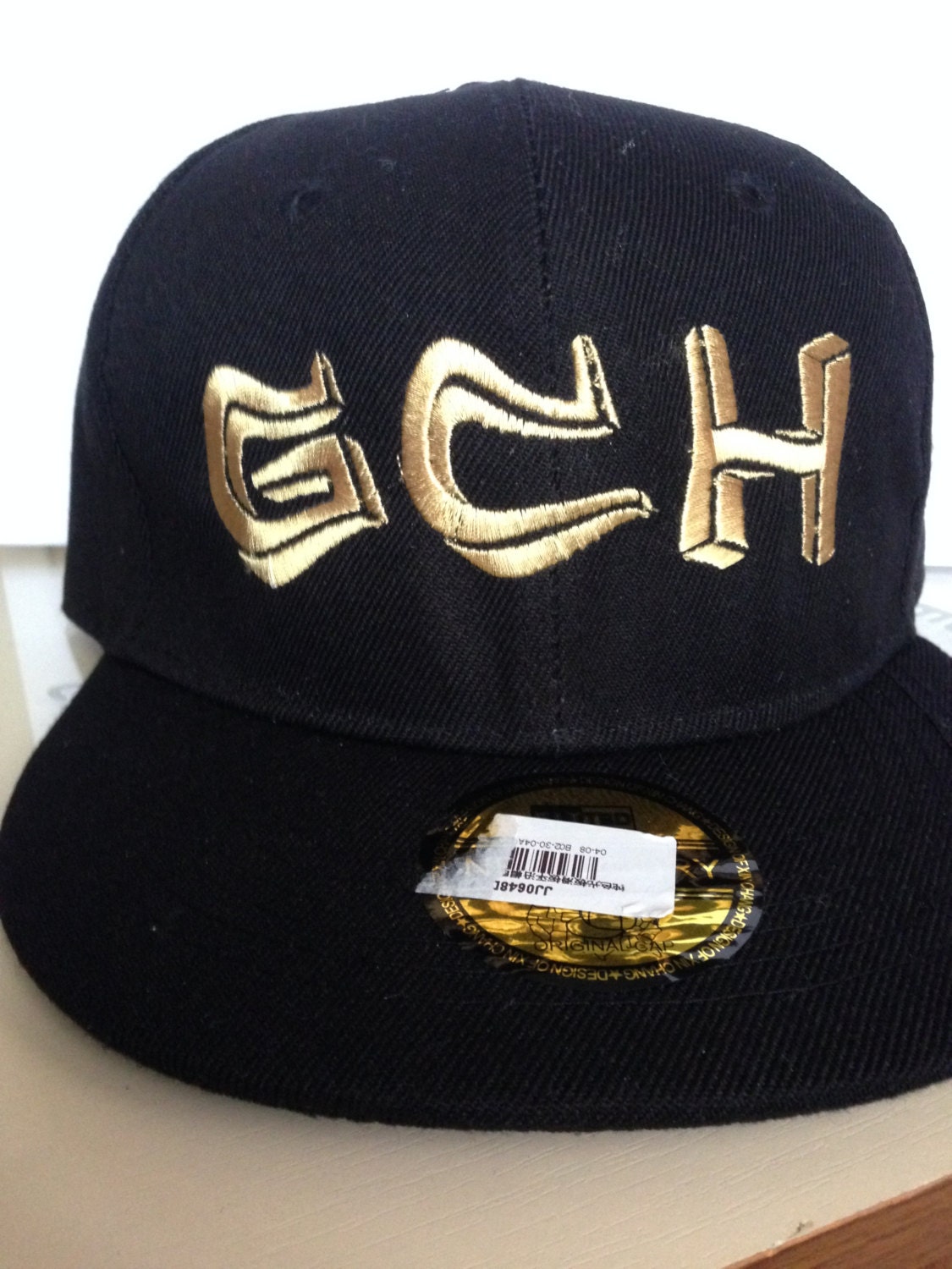 Personalisierte Stickerei Schwarze Snap Zurück Flache Schirmmütze/Baseballkappe von GGcreatory